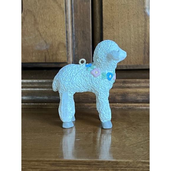 Vintage Hallmark Easter "Gentle Lamb" Ornament White Lamb Easter Ornament - Picture 3 of 4